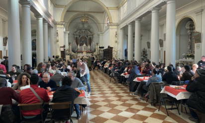 Lancenigo: in chiesa il pranzo di Natale con numerosi senzatetto