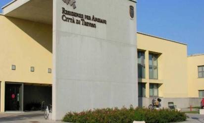 Case di riposo a Treviso: da martedì le visite dei familiari su prenotazione e attraverso le vetrate